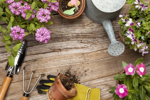 Customer raising a gardening service complaint